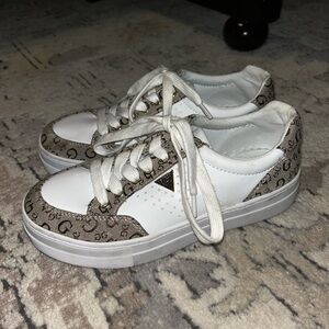 GUESS pipere platform shoes 6.5